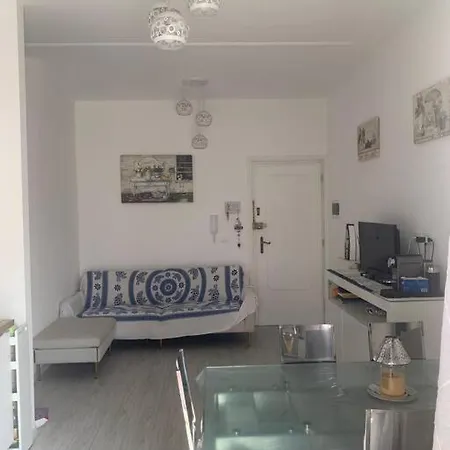Apartment House Pascoli 25 Loano